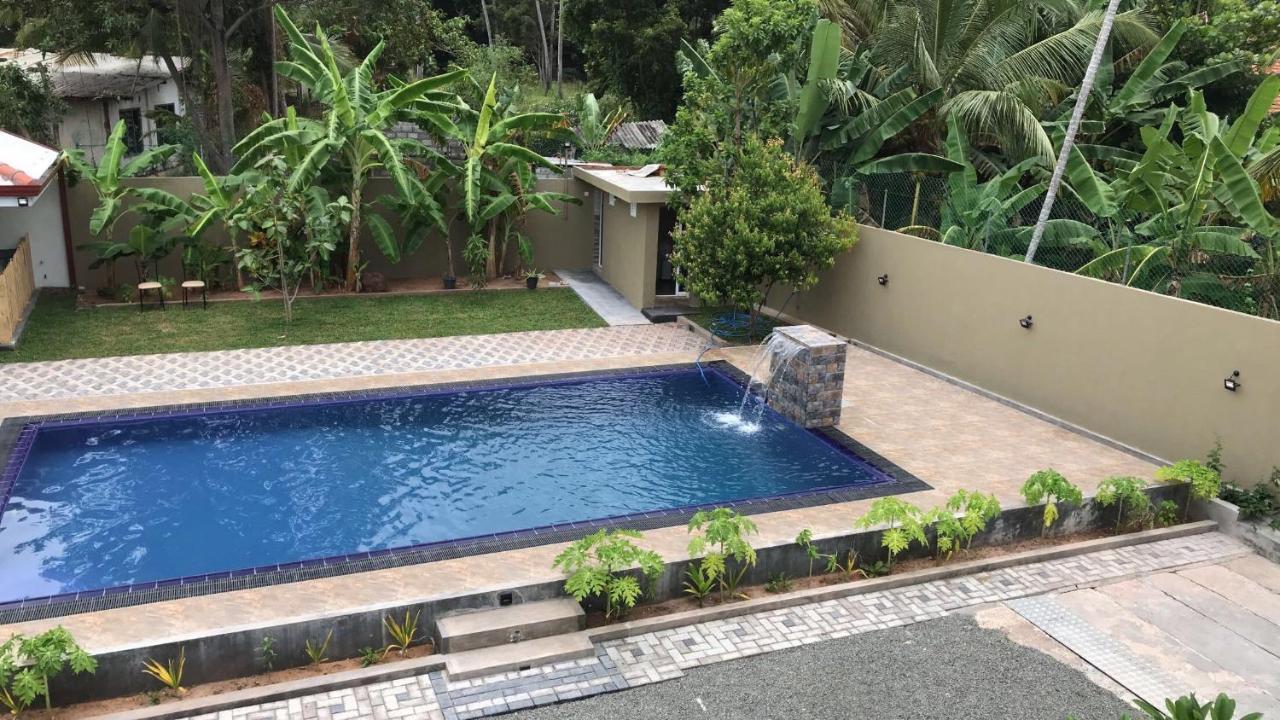 Hotel Royal Waves Negombo Exterior foto